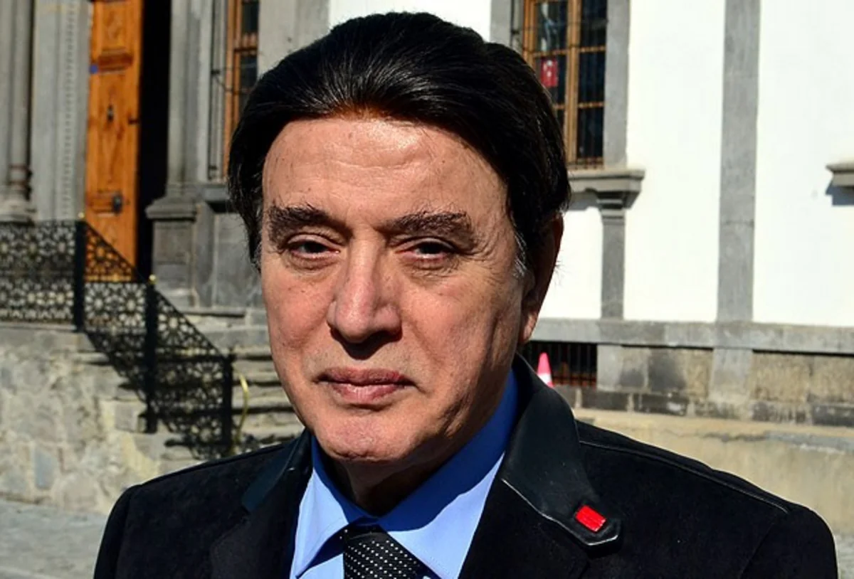 Türkiyənin tanınmış müğənnisi evində ölü tapılıb