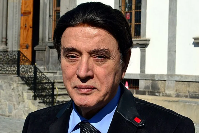 Türkiyənin tanınmış müğənnisi evində ölü tapılıb