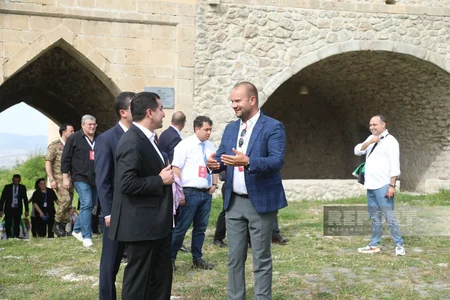 Qlobal Forumun iştirakçıları Şuşanın tarixi məkanları və əsrarəngiz təbiəti ilə tanış olublar