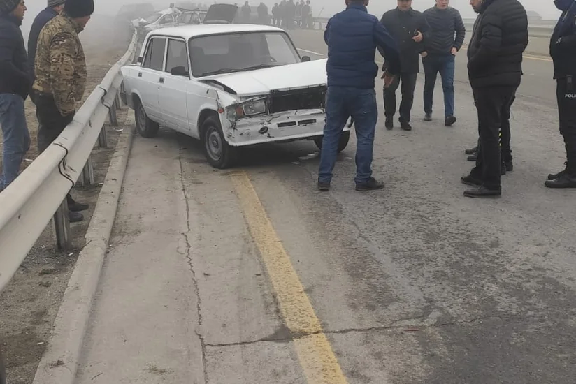 Цепная авария в Гаджигабуле: погиб один человек, 13 пострадавших