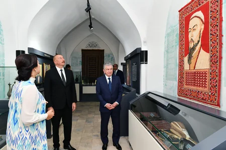 Azərbaycan və Özbəkistan prezidentləri İçan-Qala Dövlət Tarixi Memarlıq Muzeyi ilə tanış olublar - YENİLƏNİB