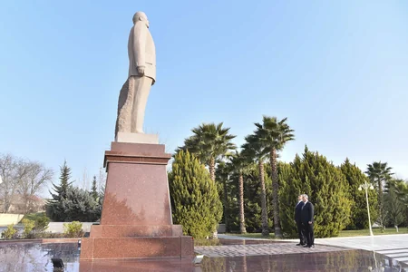 “Azərsu”nun sədr müavini Salyanda vətəndaşları qəbul edib