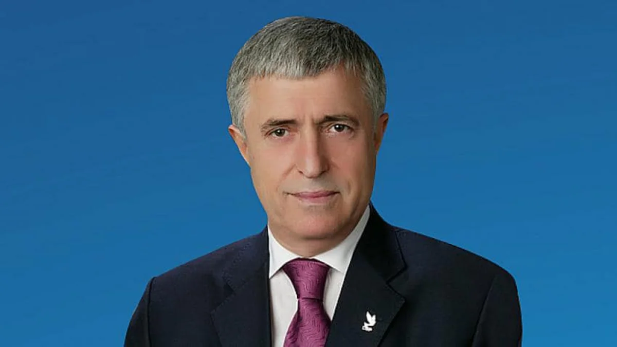 Türkiyədə partiya Baş katibinin müavini avtomobil qəzasında ölüb
