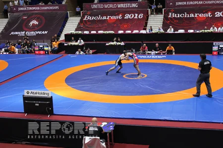 ​Azərbaycan güləşçiləri gənclərin Avropa çempionatında 1 qızıl və 1 gümüş medal qazanıb - FOTO