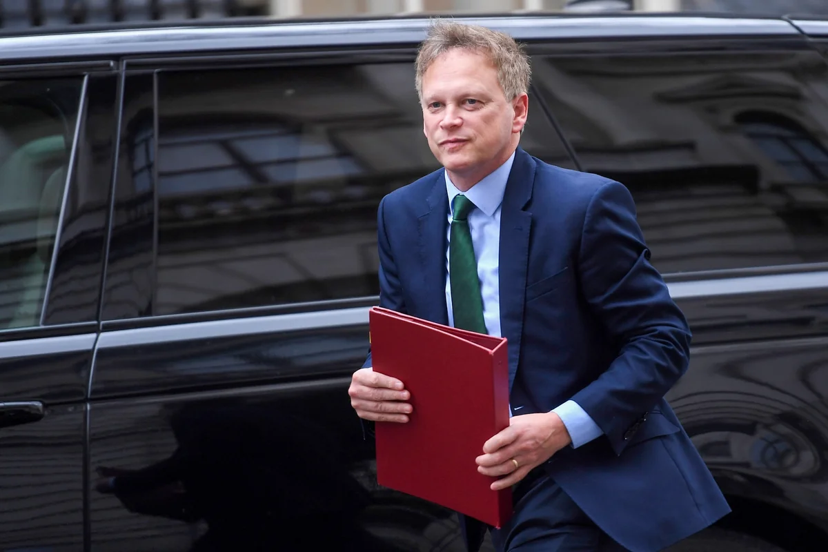 Britaniyanın müdafiə naziri seçkilərdə mühafizəkarların məğlubiyyətini etiraf edib