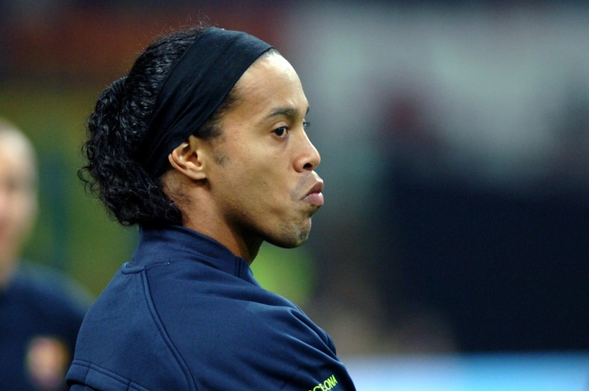 Ronaldinyo: Anam koronavirusa görə Braziliyada çətin vəziyyətdədir
