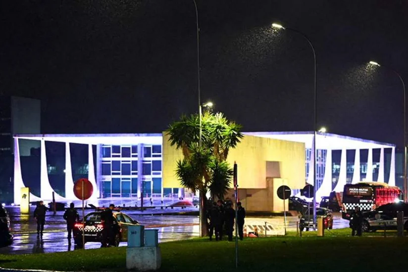 Braziliyada kişi Ali Məhkəmənin binası qarşısında özünü partladıb