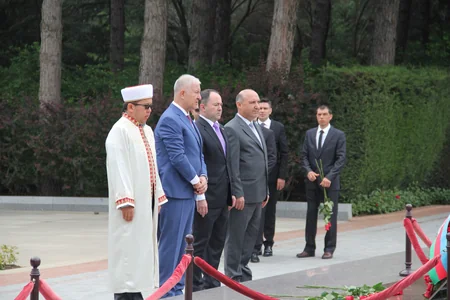 Mübariz Qurbanlı Rumıniyanın dini məsələlər üzrə dövlət katibi ilə görüşüb