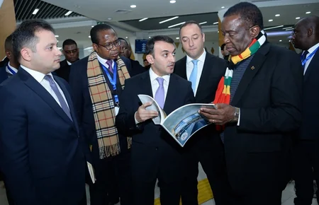 Zimbabve Prezidenti 5 saylı “ASAN xidmət” mərkəzi ilə tanış olub