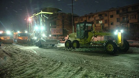 Azəravtoyol qışa hazır olmayan sürücülərə yola çıxmamağı tövsiyə edir - VİDEO