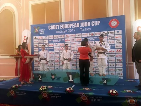 Yeniyetmə cüdoçularımız Antalyada 3 qızıl və 1 bürünc medal qazanıblar
