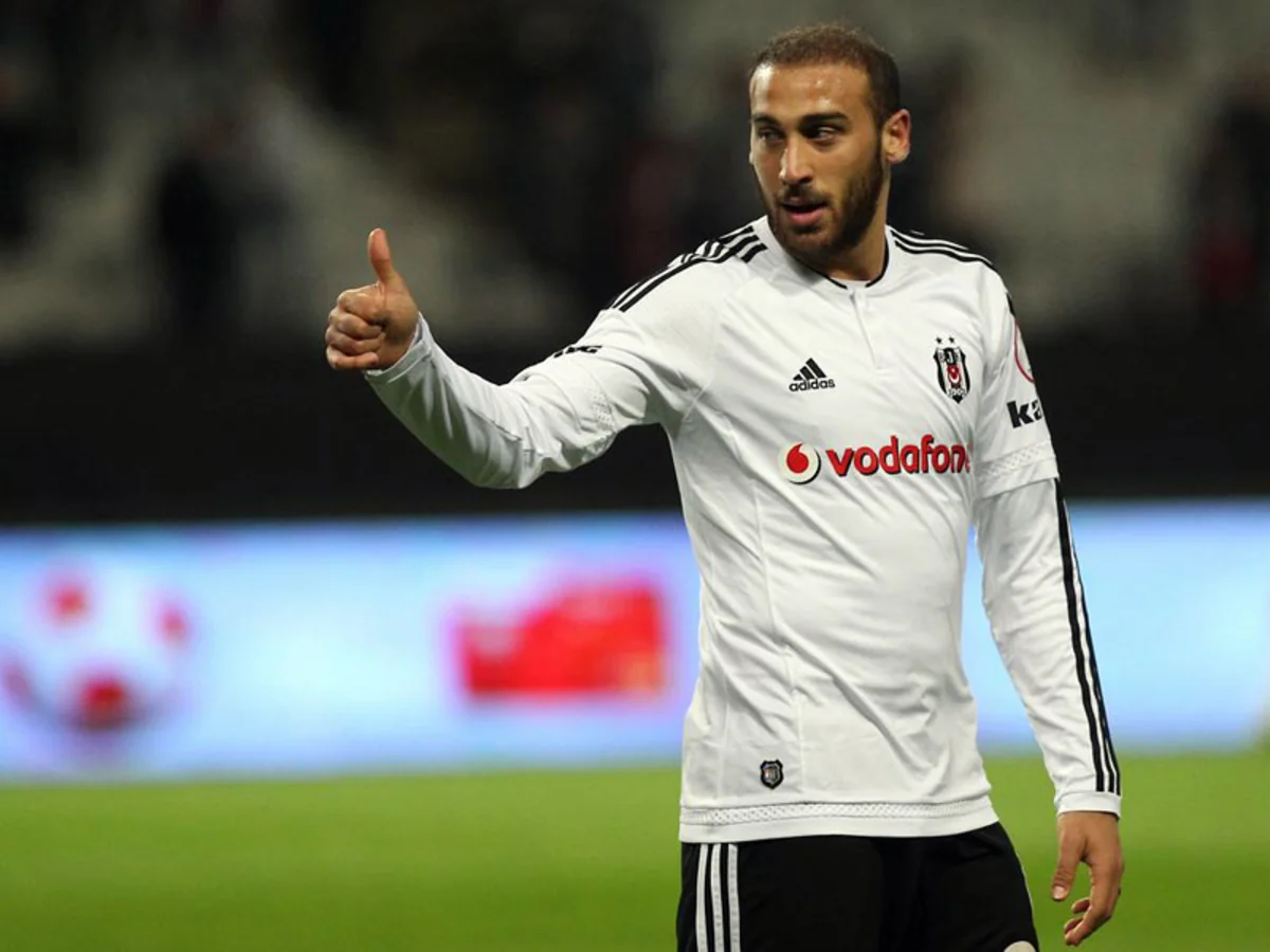 Cenk Tosunun Evertonla müqavilə imzalama mərasimi təxirə salınıb