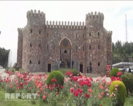 ​Tovuzda amerikalı yazıçı Tomas Qoltsun “Azərbaycan Gündəliyi” kitabı təqdim olunub
