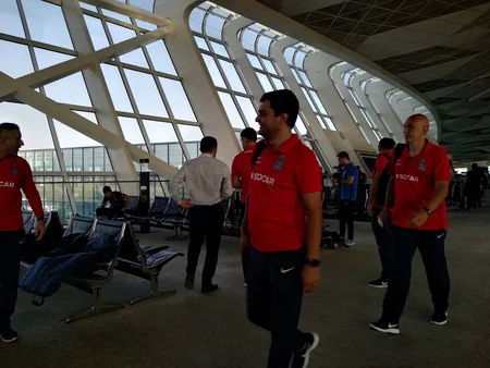Azərbaycan millisi Uelslə matç üçün Kardiffə yola düşüb