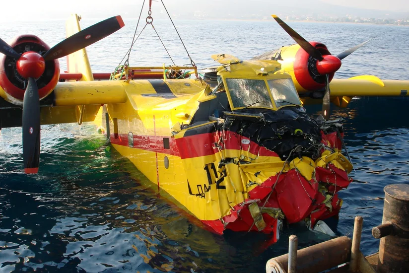 Meşə yanğınlarını söndürən təyyarə qəzaya uğradı