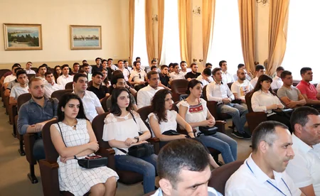 “Azneft”də təcrübəçilərlə görüş keçirilib