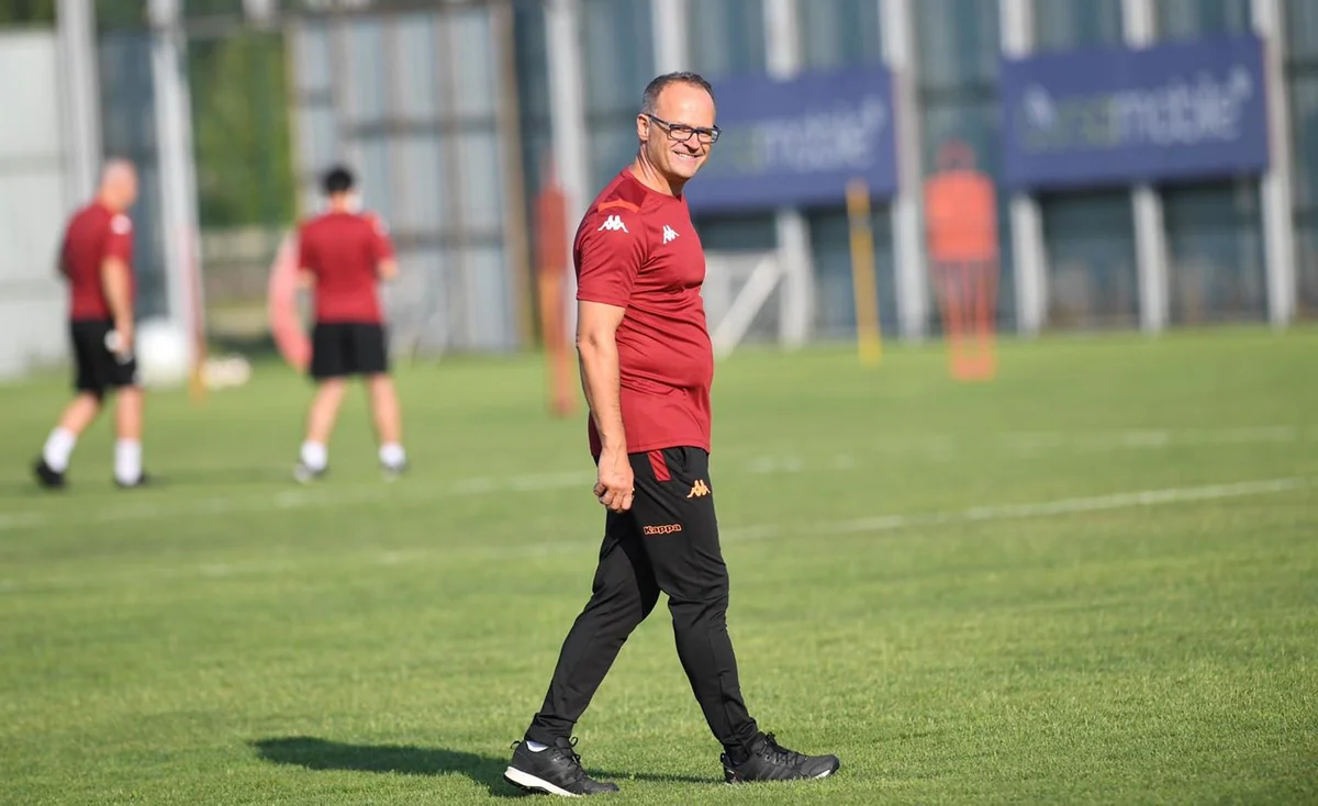 İstanbul klubunun baş məşqçisi təyinatından 14 gün sonra istefa verdi