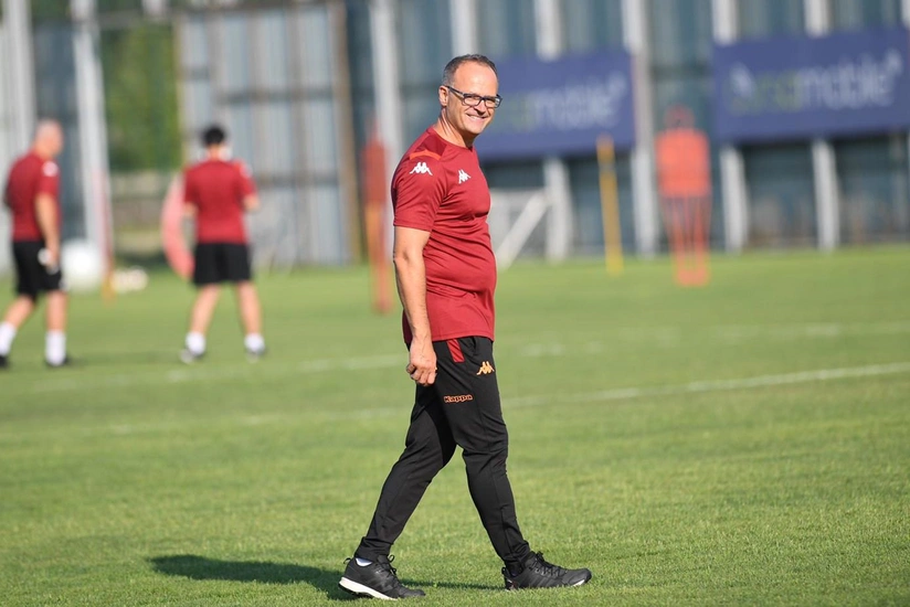 İstanbul klubunun baş məşqçisi təyinatından 14 gün sonra istefa verdi