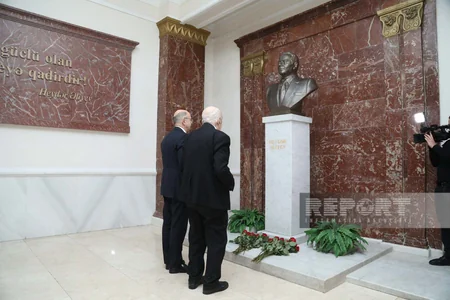 ​​​​​​​Министр: Благодаря Гейдару Алиеву экспорт углеводородных ресурсов Каспия стал реальностью