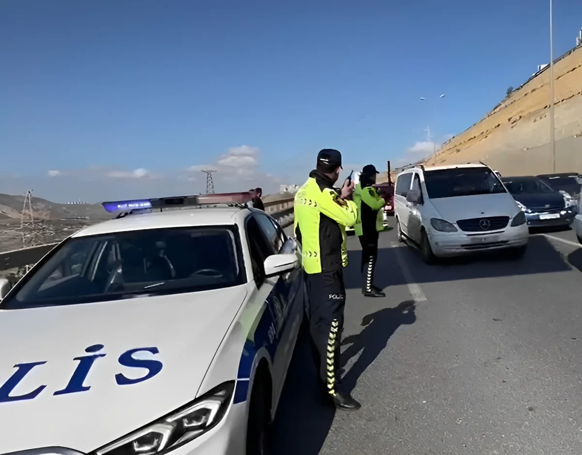 DYP sürüşmə baş verən yolda hərəkətin nizamlanması üçün işlər aparır-VİDEO