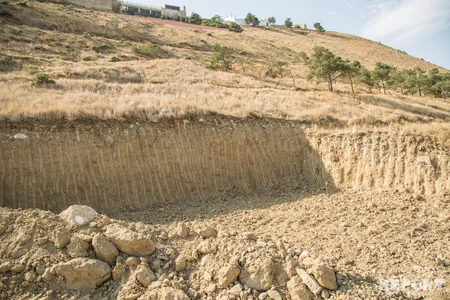 Badamdarda torpaq sürüşməsi baş verib, 8 ailəyə evlərini tərk etməklə bağlı xəbərdarlıq olunub - FOTOREPORTAJ - VİDEO - YENİLƏNİB