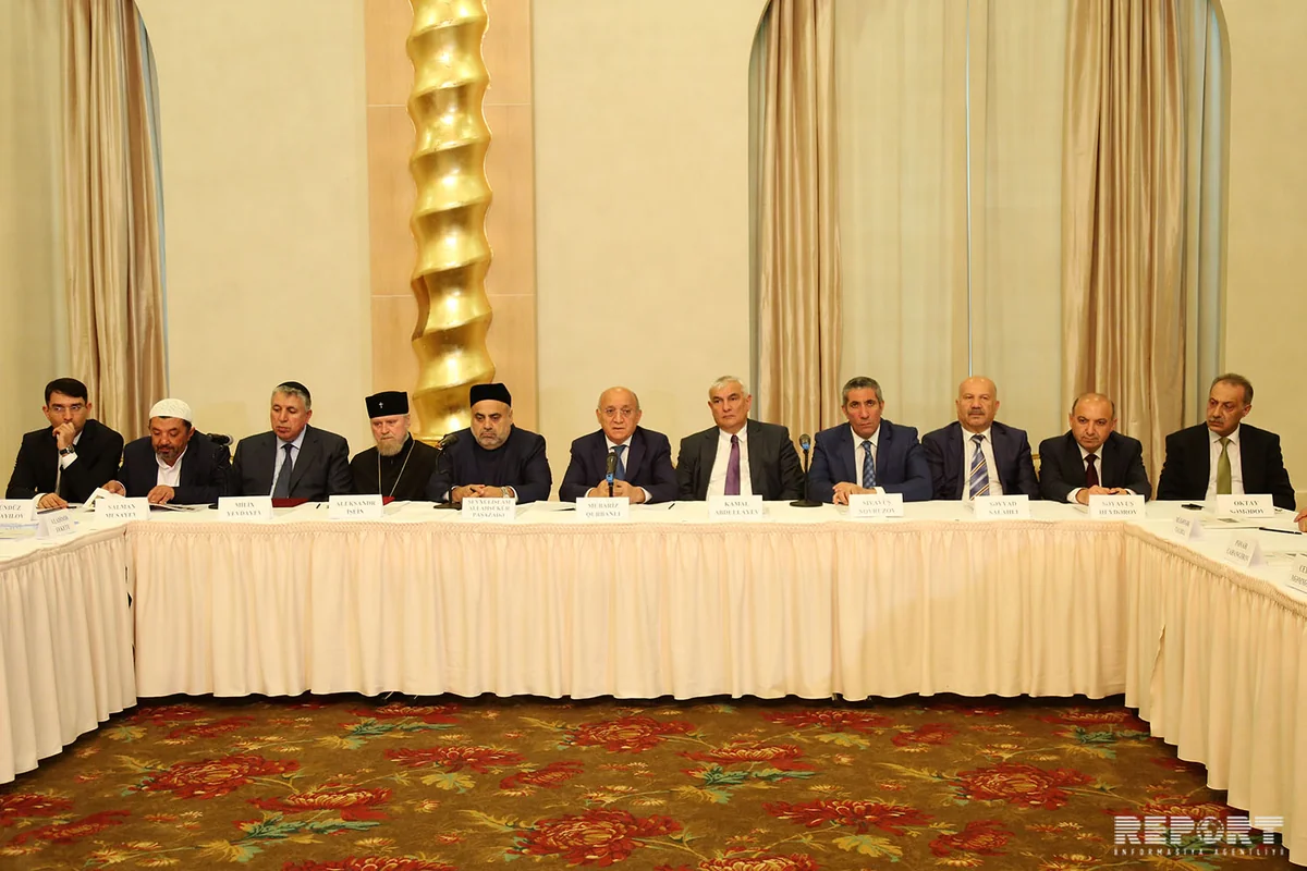 Dini Qurumlarla İş üzrə Dövlət Komitəsinin yaradılmasının 15 illiyi ilə bağlı konfrans keçirilib - FOTO