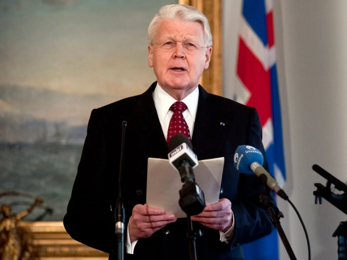 Iceland's president to step down