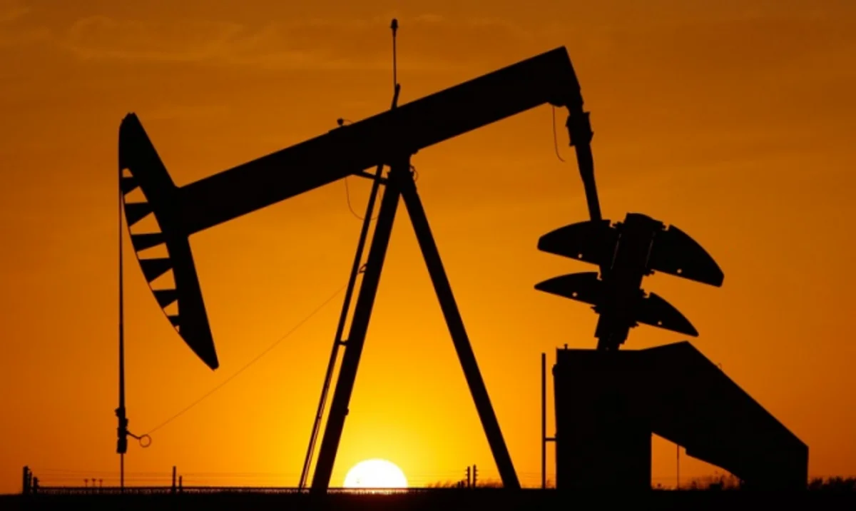 Российские нефтяные компании за день подешевели на 250 млрд. рублей