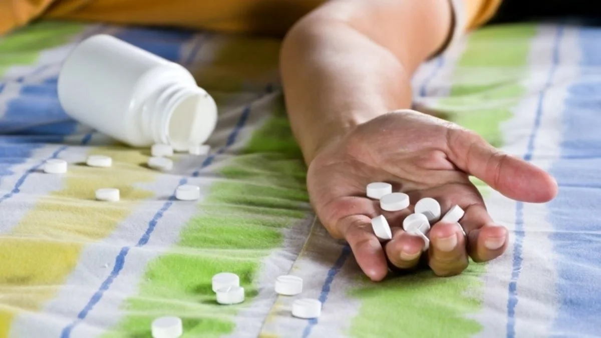 İranda ana özünü və üç övladını zəhərləyərək öldürüb