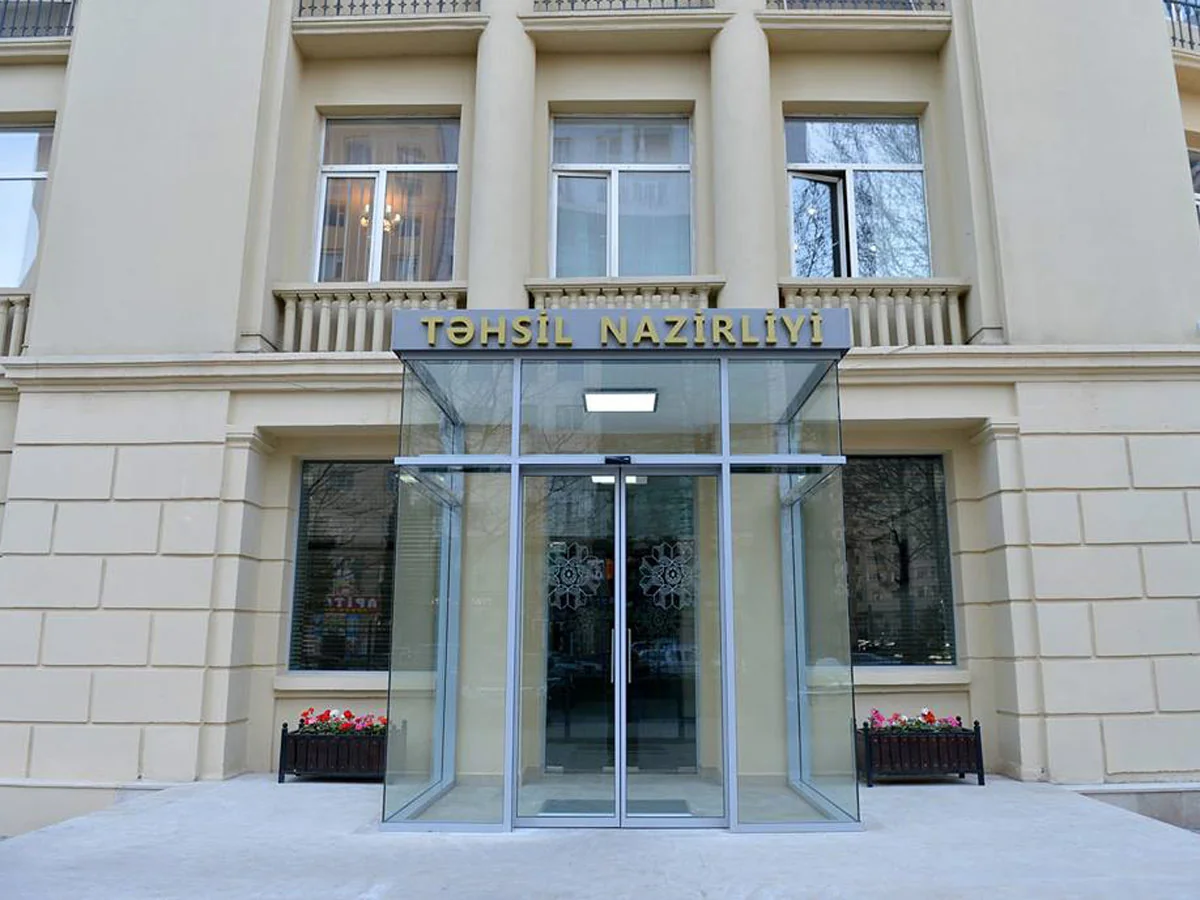 Son bir ayda Təhsil Nazirliyinə 12 minə yaxın müraciət daxil olub