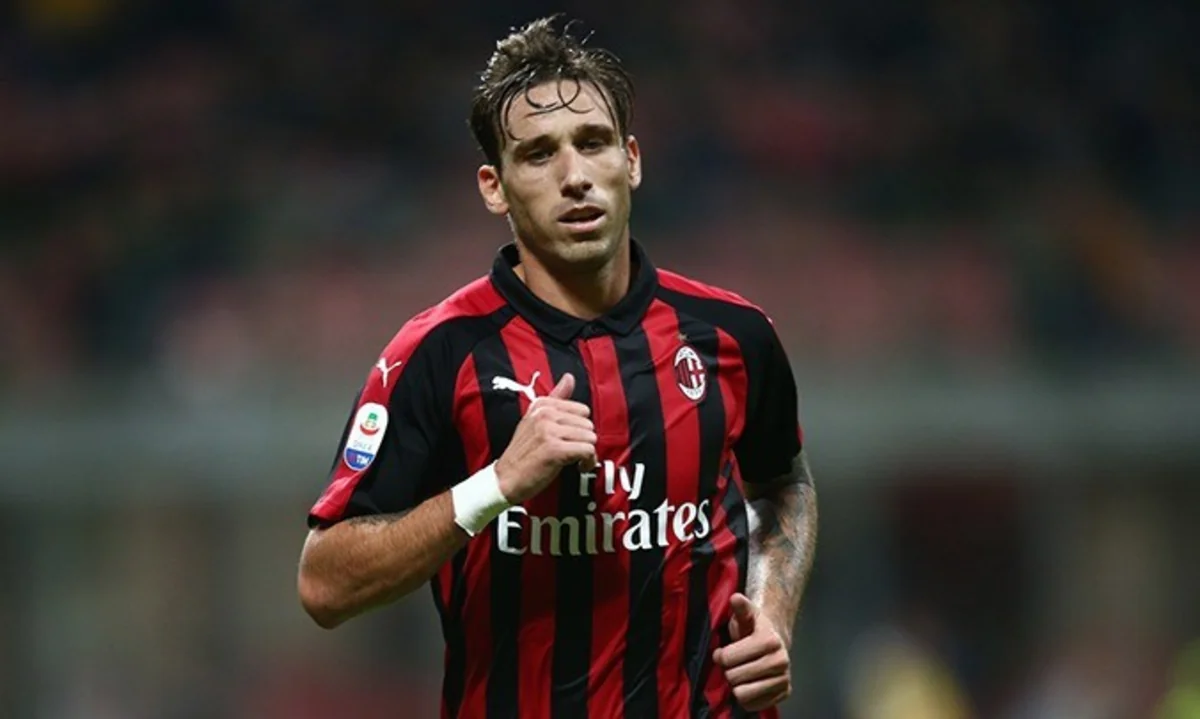Milanın futbolçusu uzun müddətə sıradan çıxıb