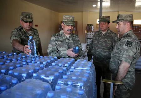 Müdafiə Nazirliyinin rəhbərliyi cəbhə bölgəsinə gedib