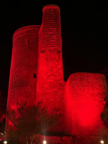 Bakının bir neçə məşhur tikililəri qırmızı rənglə işıqlandırılacaq
