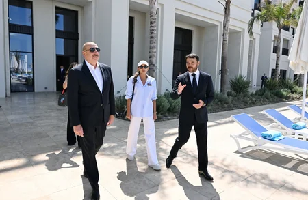 Prezident və Birinci xanım “Sea Breeze”də LANDAU Məktəbinin və “The Grand” apart hotelinin açılışında iştirak ediblər - YENİLƏNİB