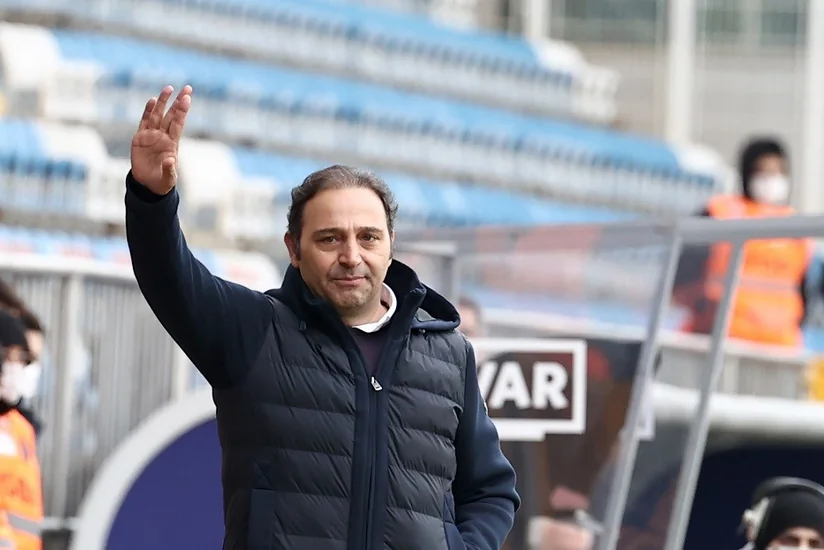 Türkiyə klubu bu mövsüm 3-cü baş məşqçi ilə vidalaşdı