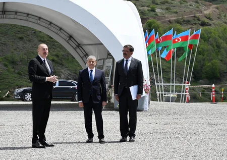 Prezident Şuşa rayonunun Turşsu qəsəbəsinin təməlini qoyub - YENİLƏNİB