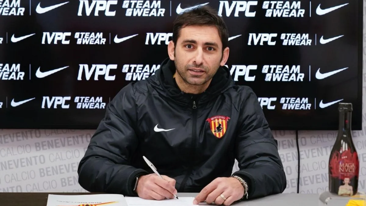 İtaliya klubunun baş məşqçisi 5 oyundan sonra postundan qovulub