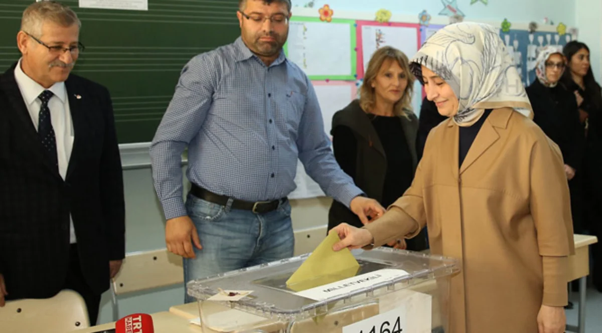 ​Ahmet Davutoglu's wife did not vote for his husband