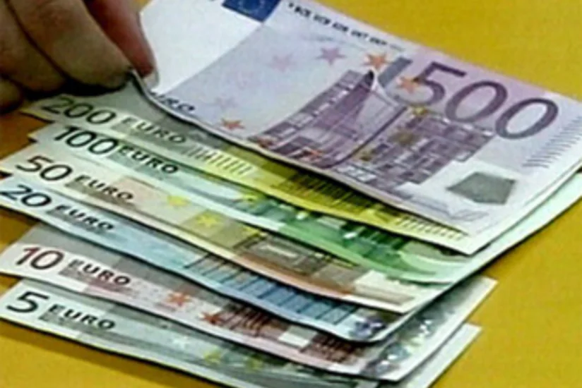 Евро на мировом рынке упал на 1%