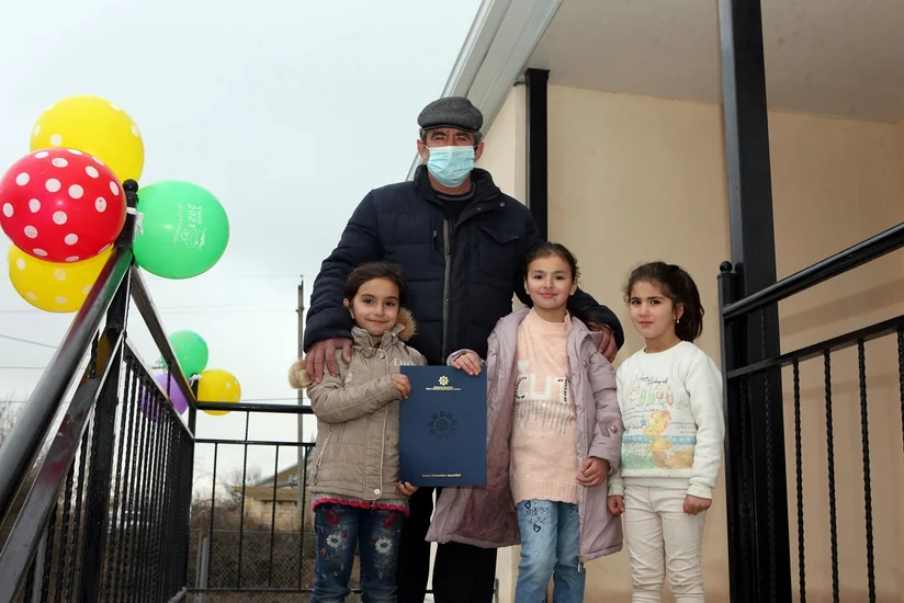 Bölgələrdə 20 şəhid ailəsinə və Qarabağ əlillərinə yeni evlər verildi