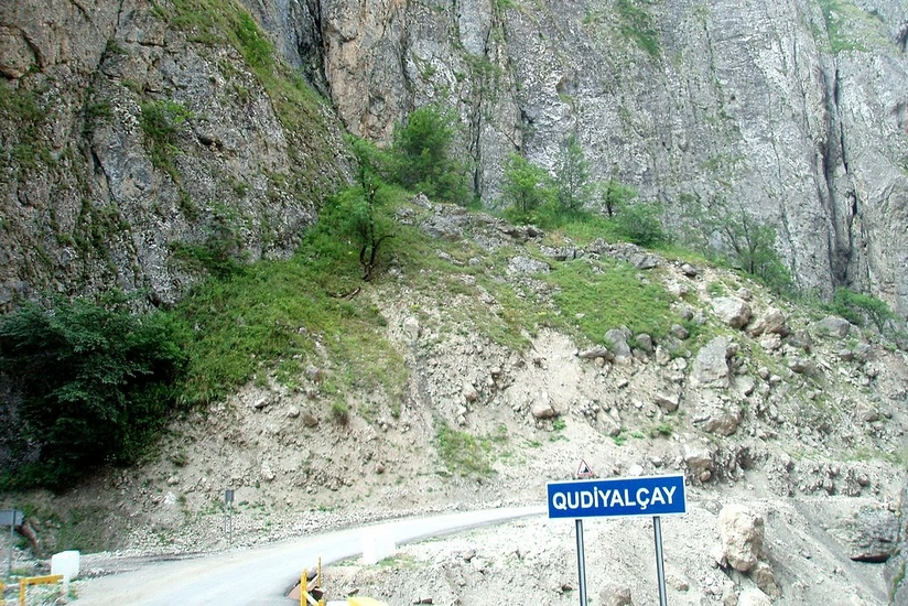 Qubada iki qardaş çaya yıxılıb, biri ölüb