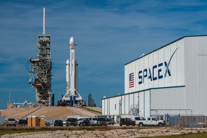 SpaceX на мощнейшей в мире ракете запустила секретный спутник