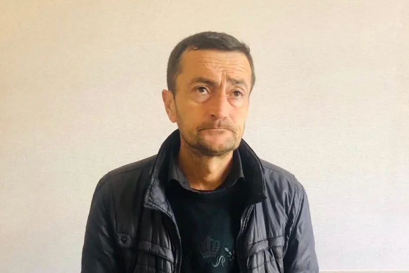 Jurnalistin vəsiqəsini oğurlayan “Doqquzbarmaq Adil” saxlanıldı - FOTO