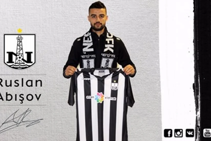 “Neftçi” Azərbaycan millisinin futbolçusu ilə müqavilə bağlayıb