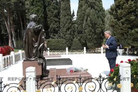 Egyptian ambassador visits Alley of Honor