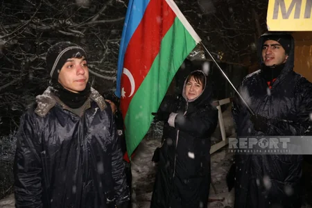 Xankəndi-Laçın yolunda aksiya: ekofəallar qar yağmasına baxmayaraq, etirazlarını davam etdirir