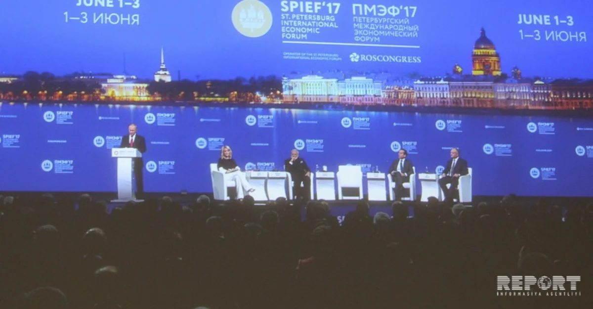 Путин посвятил свою речь на ПМЭФ развитию информационных технологий