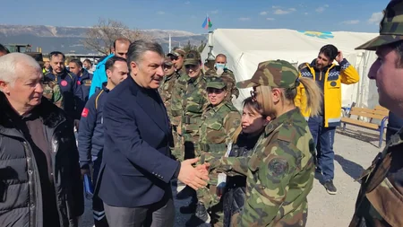 Fəxrəddin Koca müayinə edilən azərbaycanlı xilasedicilərin səhhəti ilə maraqlanıb