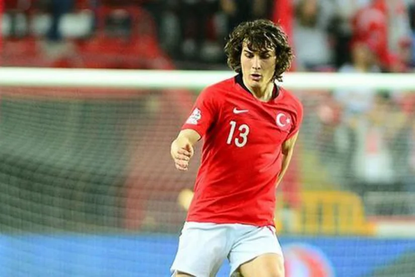 Türkiyə millisinin futbolçusu İngiltərə klubuna keçib