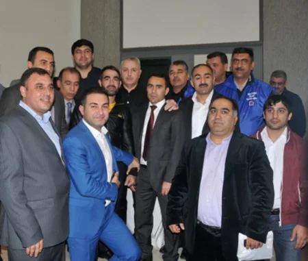 Yasamal seçiciləri: Birmənalı olaraq Ülvi Quliyevə səs verəcəyik - FOTO